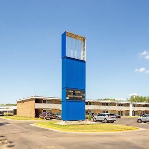Oyo Hotel Mona Lake Muskegon